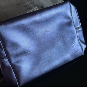 YSL BEAUTE Lips Embossed Metallic Blue Zippered Cosmetic Make-Up Bag Pouch NEW